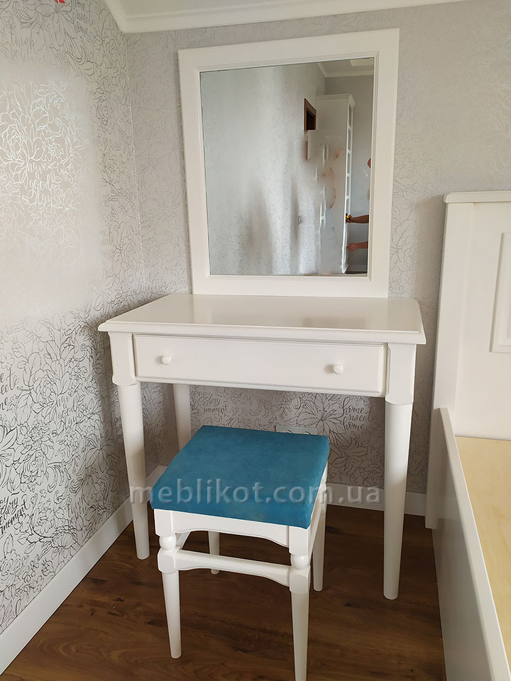 Туалетний столик кантрі