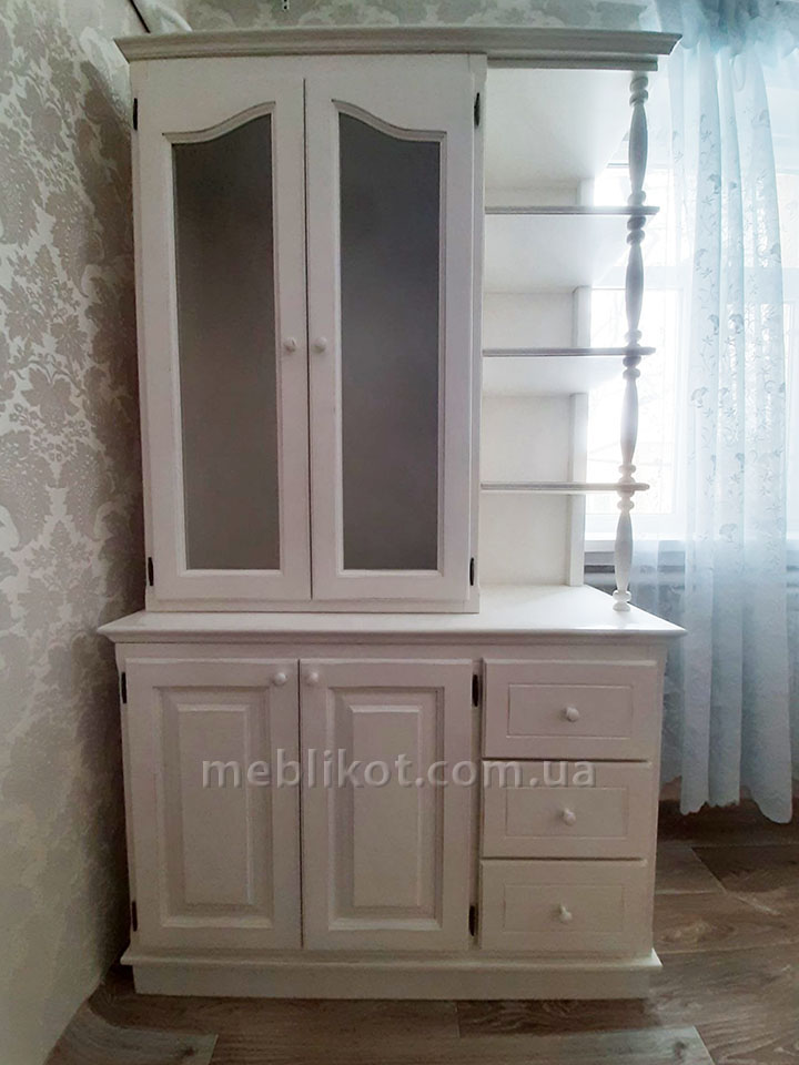 Буфет з поличками